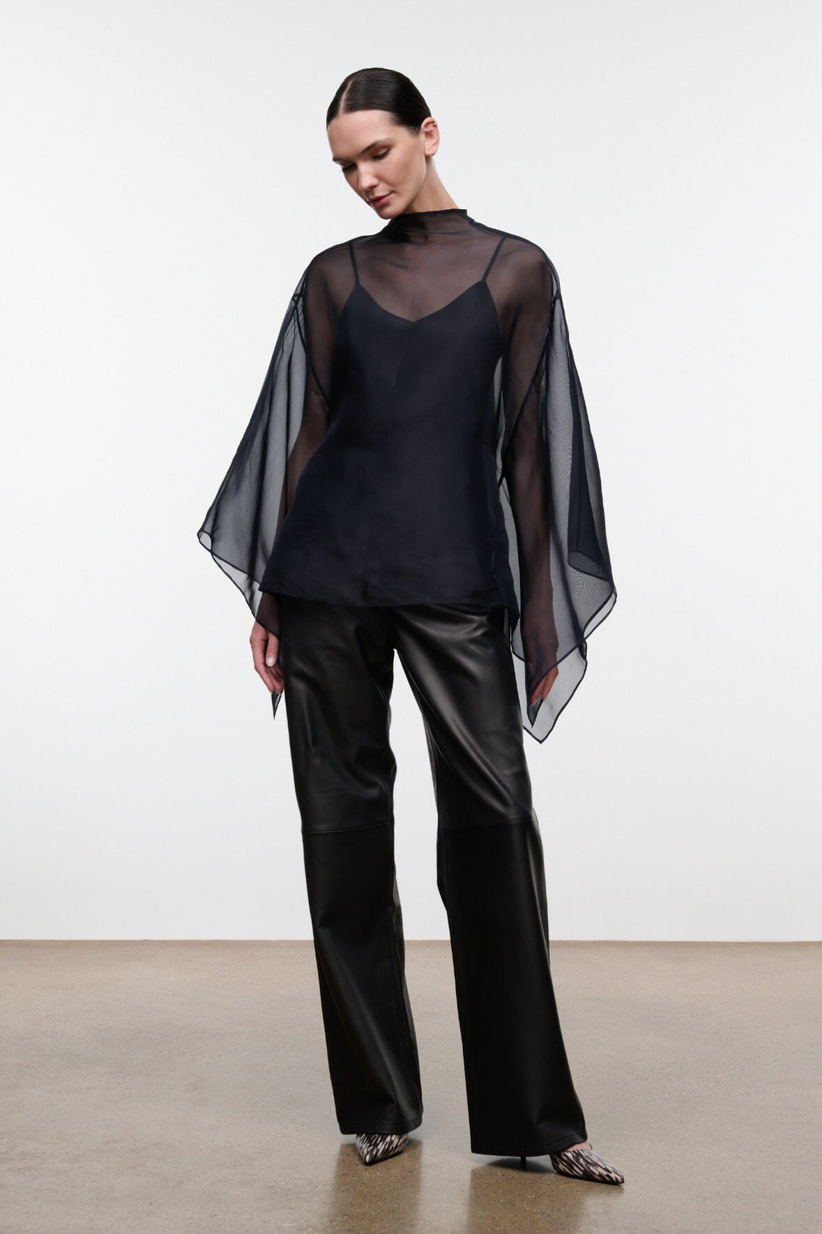 FIA TOP | BLACK